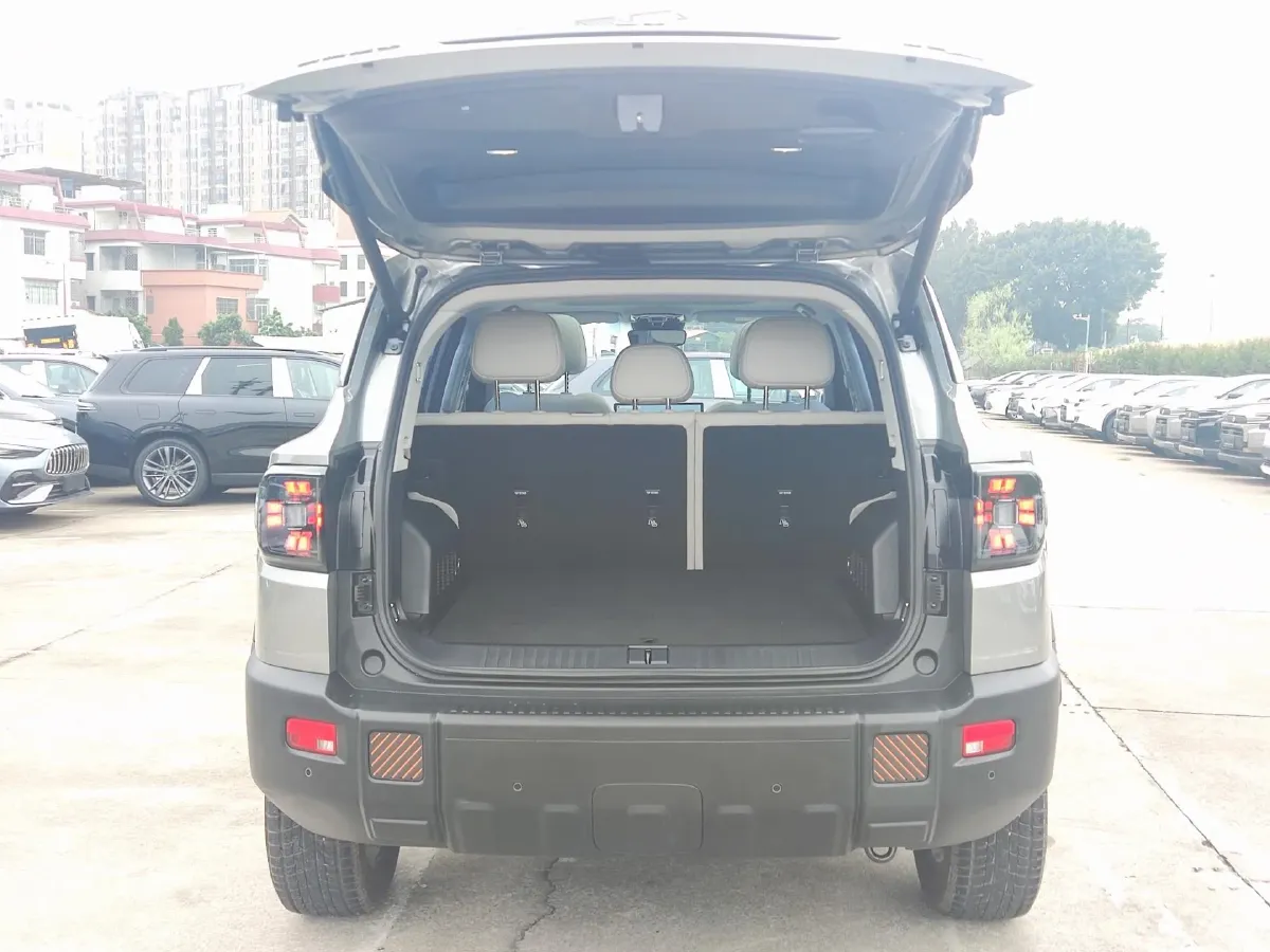 2025 MAXUS XinTu V70 2.0T 150HP L4 9AT,autocango,china used car exporter,china ev exporter,chinese used car exporter,chinese used ev exporter