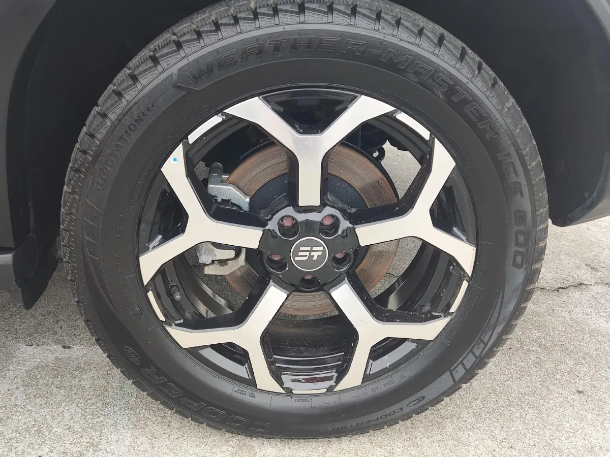 2025 MAXUS XinTu V70 2.0T 150HP L4 9AT,autocango,china used car exporter,china ev exporter,chinese used car exporter,chinese used ev exporter