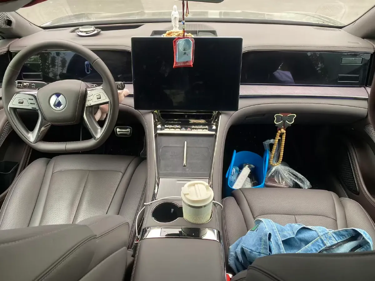 2024 Denza DenzaZ9 2.0T 207HP L4 E-CVT PHEV 38.5KWH,autocango,china used car exporter,china ev exporter,chinese used car exporter,chinese used ev exporter