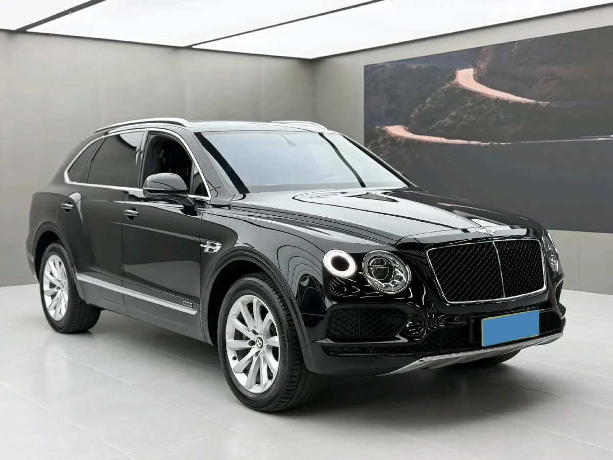 2017 Bentley Bentayga 6.0T 608HP W12 8AT,autocango,china used car exporter,china ev exporter,chinese used car exporter,chinese used ev exporter