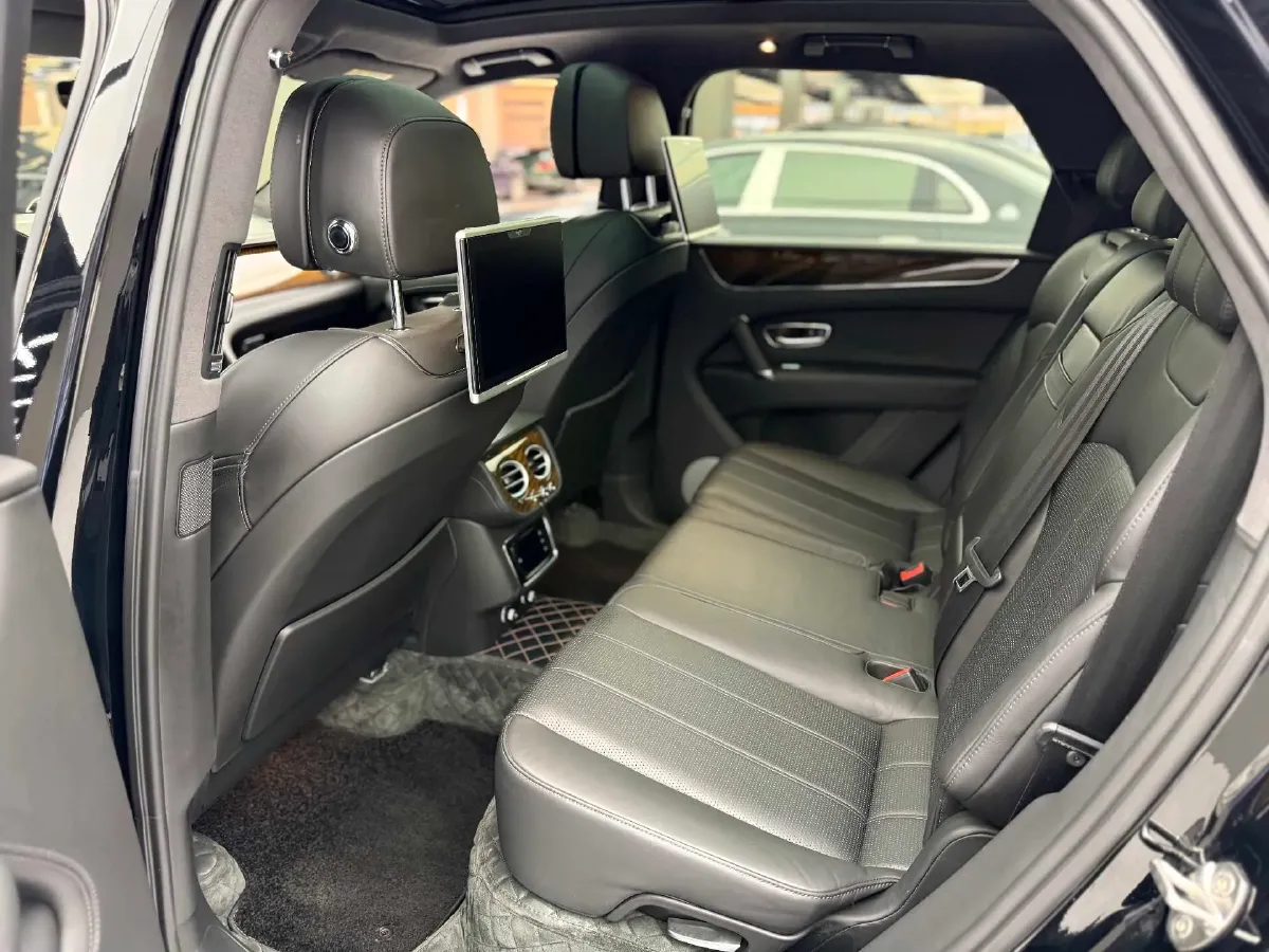 2017 Bentley Bentayga 6.0T 608HP W12 8AT,autocango,china used car exporter,china ev exporter,chinese used car exporter,chinese used ev exporter
