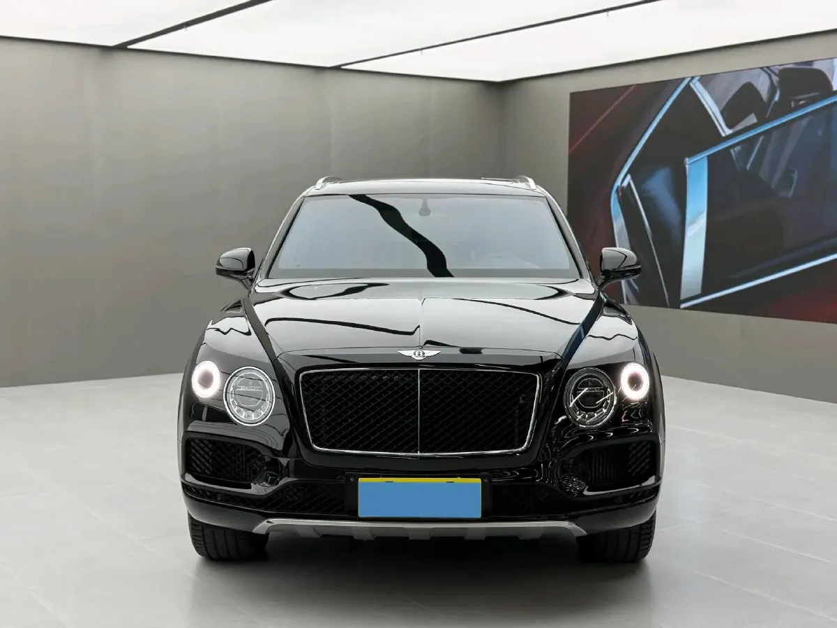 2017 Bentley Bentayga 6.0T 608HP W12 8AT,autocango,china used car exporter,china ev exporter,chinese used car exporter,chinese used ev exporter