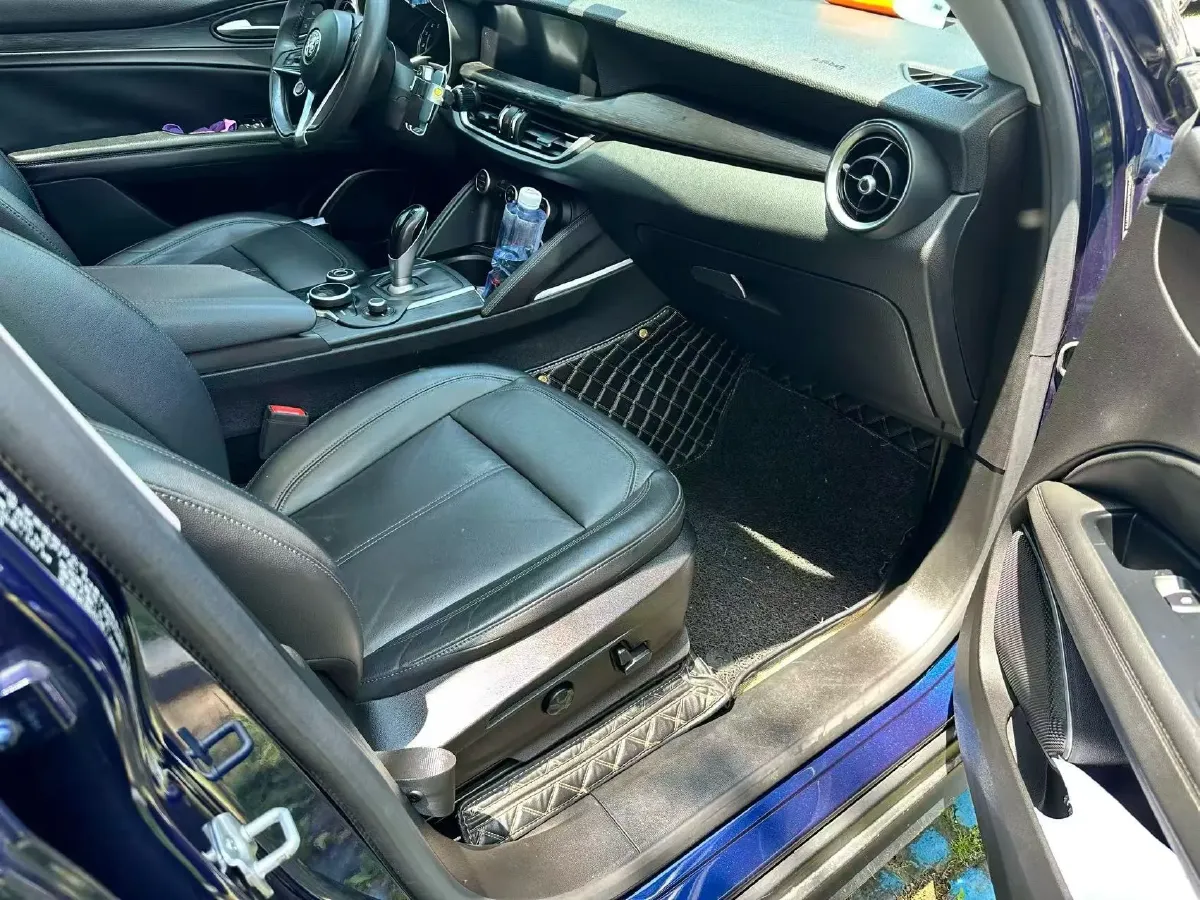 2017 Jaguar XE 2.0T 240HP L4 8AT,autocango,china used car exporter,china ev exporter,chinese used car exporter,chinese used ev exporter