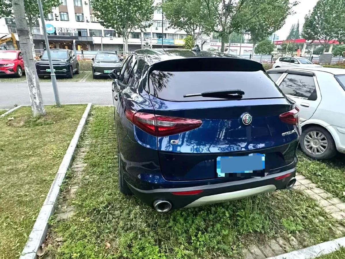 2017 Jaguar XE 2.0T 240HP L4 8AT,autocango,china used car exporter,china ev exporter,chinese used car exporter,chinese used ev exporter
