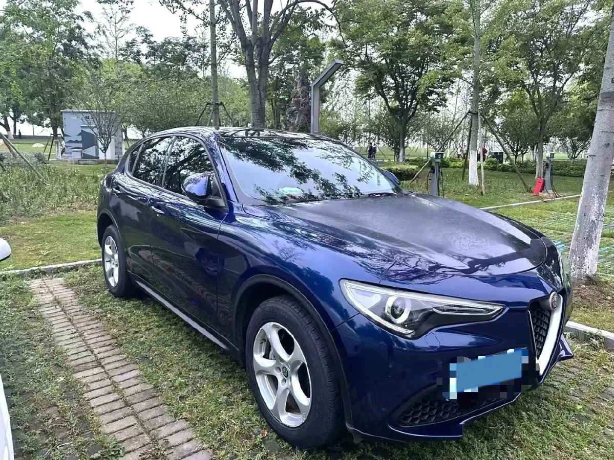 2017 Jaguar XE 2.0T 240HP L4 8AT,autocango,china used car exporter,china ev exporter,chinese used car exporter,chinese used ev exporter