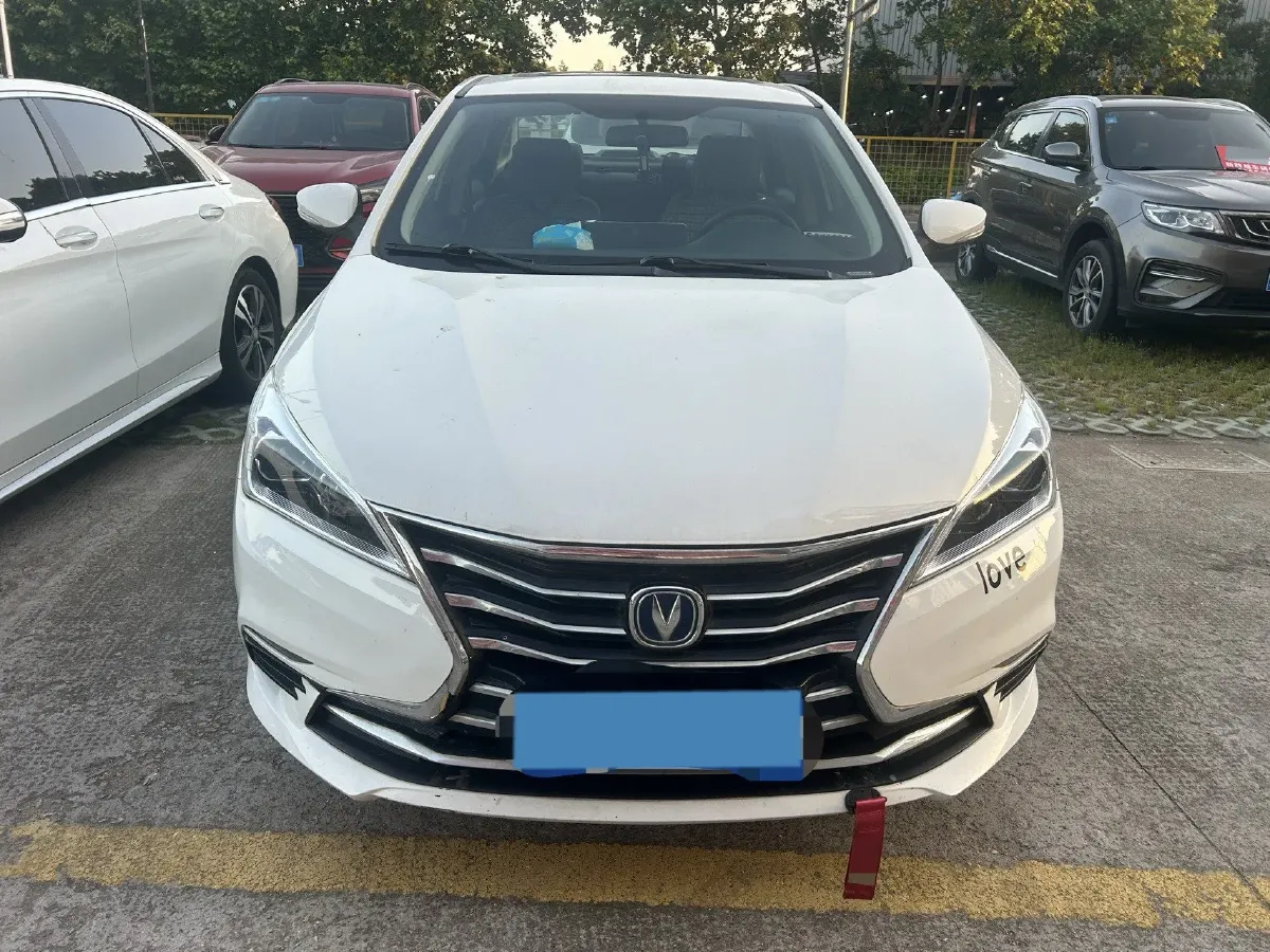 2019 ChangAn Eado DT 1.6L 125HP L4 5MT,autocango,china used car exporter,china ev exporter,chinese used car exporter,chinese used ev exporter