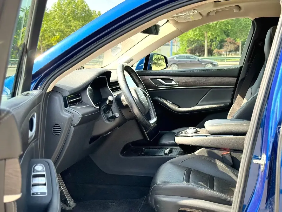 2021 SERES SF5 Range Extended 112HP REEV 35KWH,autocango,china used car exporter,china ev exporter,chinese used car exporter,chinese used ev exporter