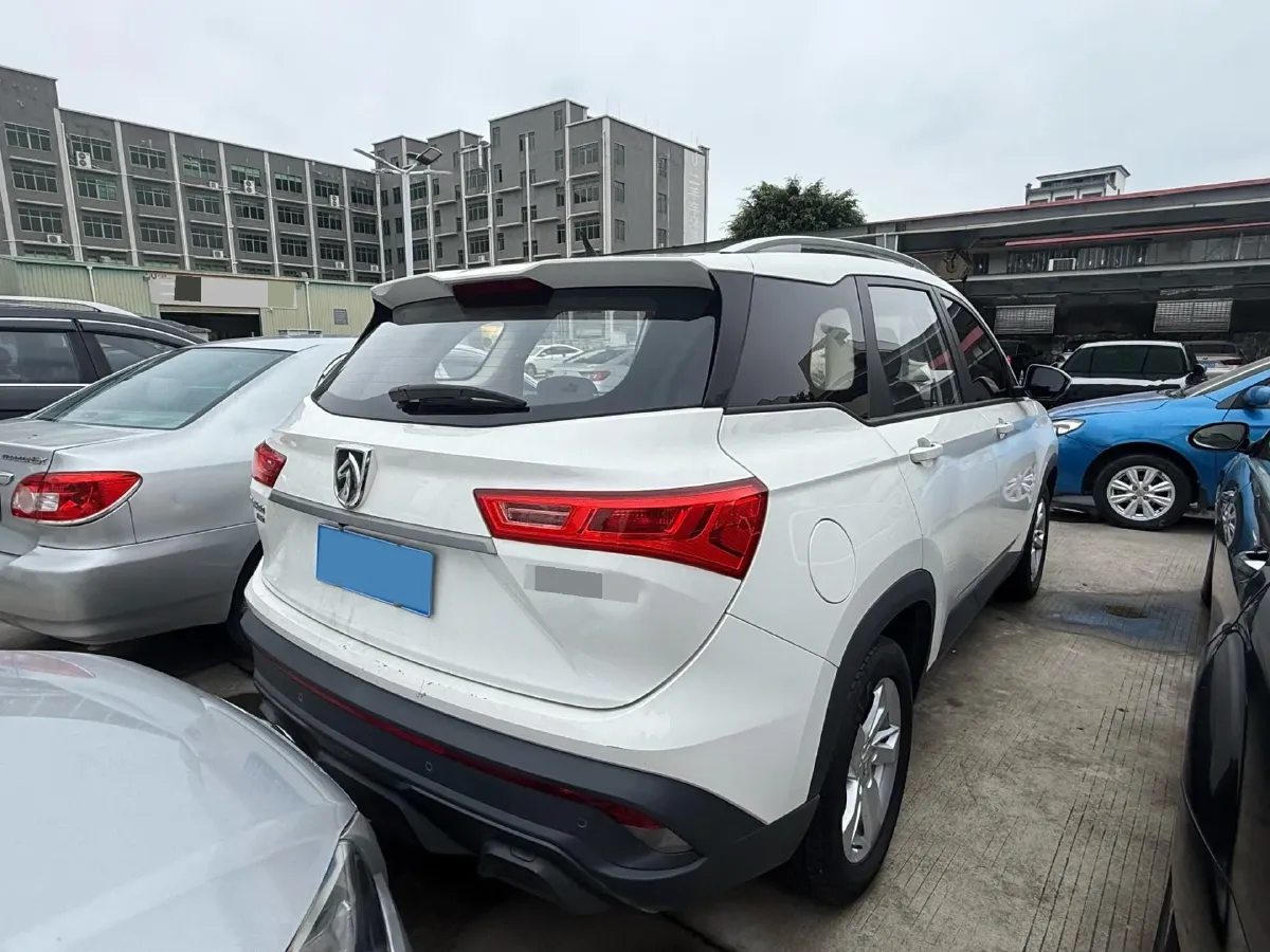 2019 BaoJun 530 1.5T 150HP L4 6MT,autocango,china used car exporter,china ev exporter,chinese used car exporter,chinese used ev exporter