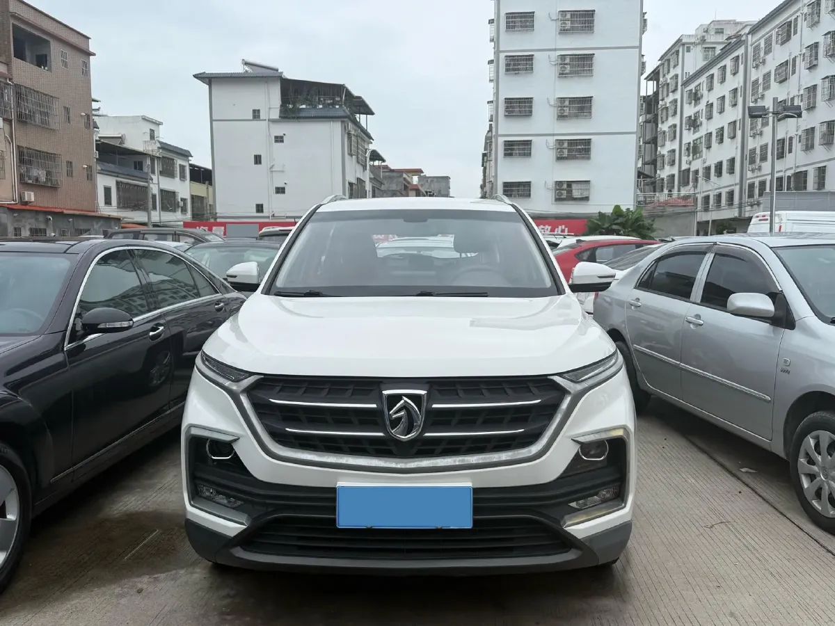 2019 BaoJun 530 1.5T 150HP L4 6MT,autocango,china used car exporter,china ev exporter,chinese used car exporter,chinese used ev exporter