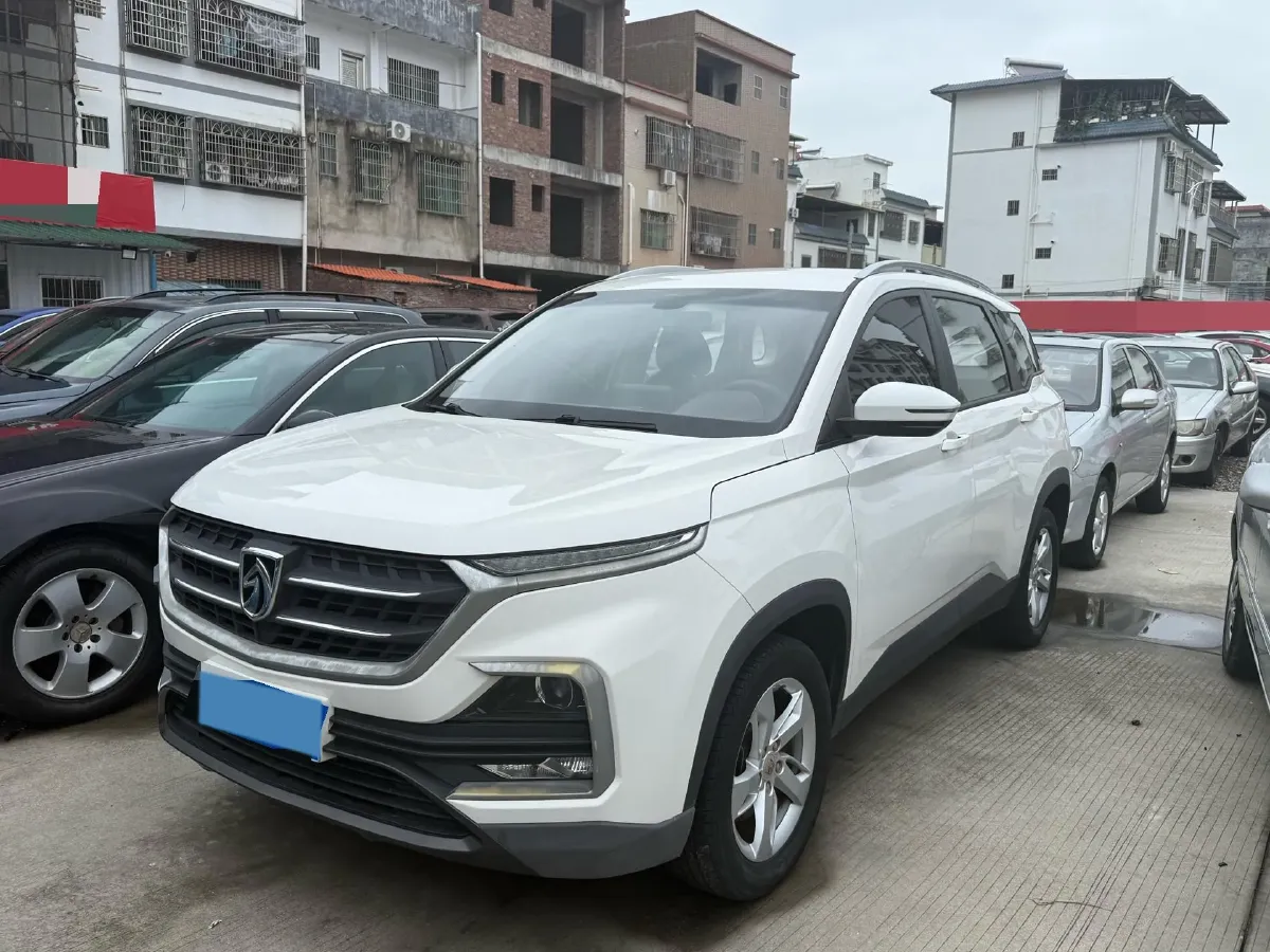 2019 BaoJun 530 1.5T 150HP L4 6MT,autocango,china used car exporter,china ev exporter,chinese used car exporter,chinese used ev exporter