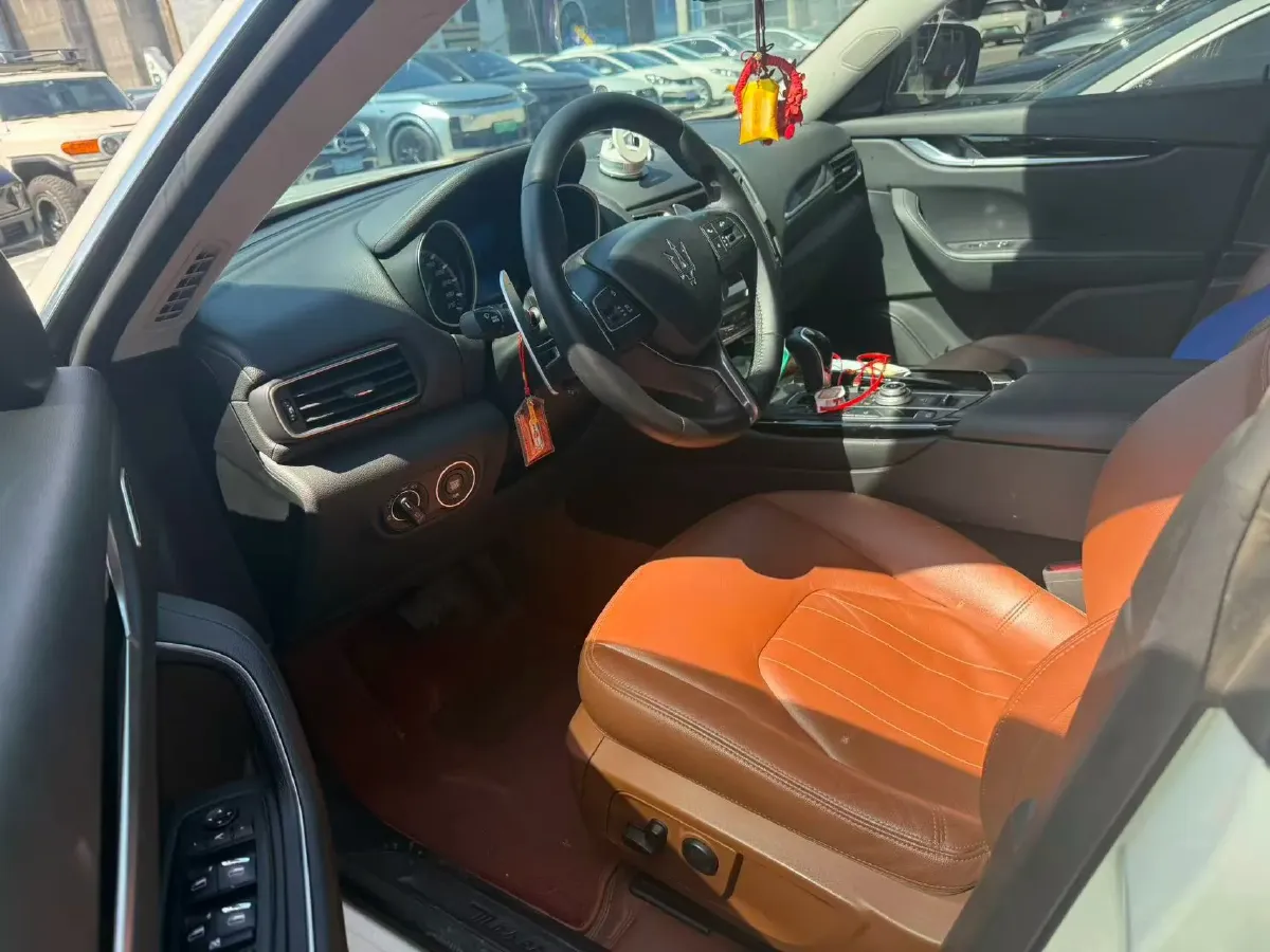 2018 Maserati Levante 3.0T 350HP V6 8AT,autocango,china used car exporter,china ev exporter,chinese used car exporter,chinese used ev exporter