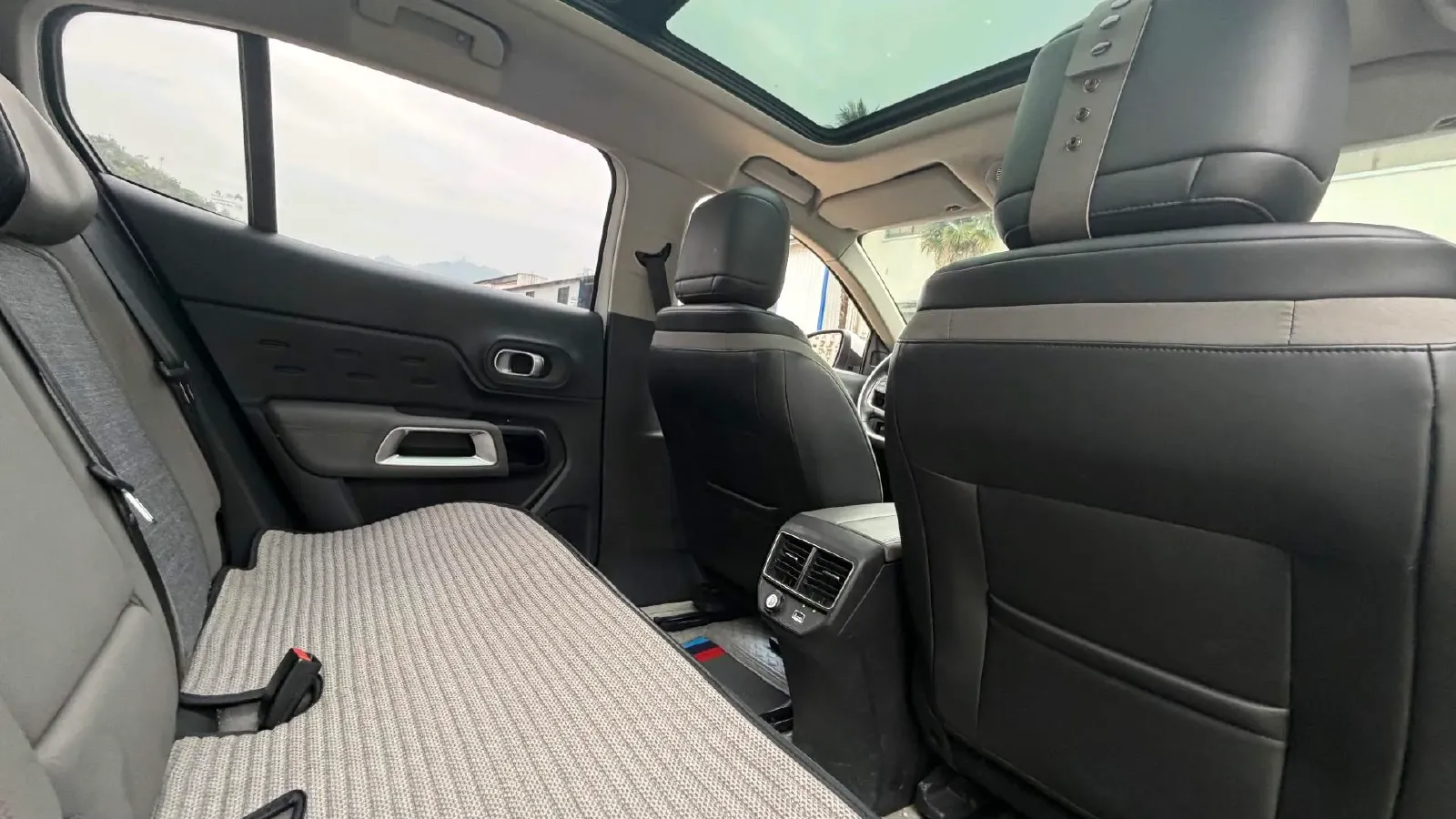 2018 Citroen C5 Aircross 1.6T 167HP L4 6AT,autocango,china used car exporter,china ev exporter,chinese used car exporter,chinese used ev exporter