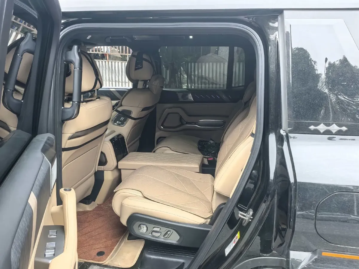 2025 FangChengBao Bao 8 2.0T 245HP L4 E-CVT PHEV 36.8KWH,autocango,china used car exporter,china ev exporter,chinese used car exporter,chinese used ev exporter