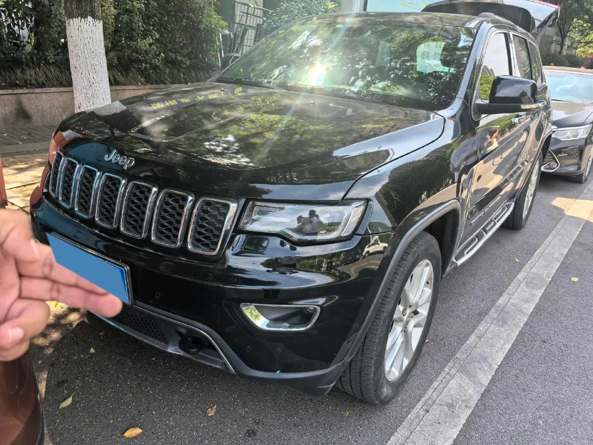 2016 Jeep Grand Cherokee 3.0L 234HP V6 8AT,autocango,china used car exporter,china ev exporter,chinese used car exporter,chinese used ev exporter