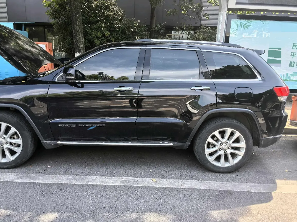 2016 Jeep Grand Cherokee 3.0L 234HP V6 8AT,autocango,china used car exporter,china ev exporter,chinese used car exporter,chinese used ev exporter