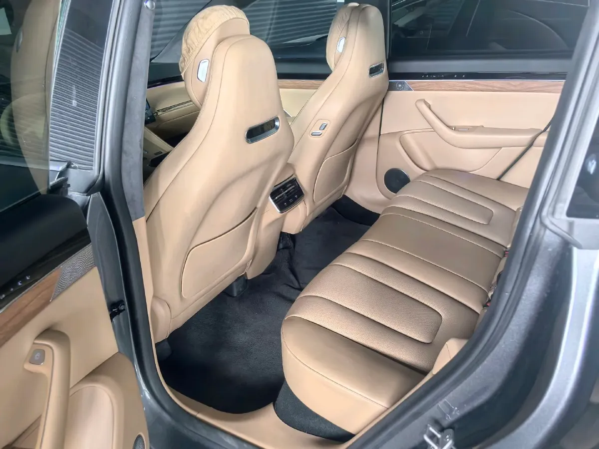 2025 Luxeed R7 REEV 156HP REEV,autocango,china used car exporter,china ev exporter,chinese used car exporter,chinese used ev exporter