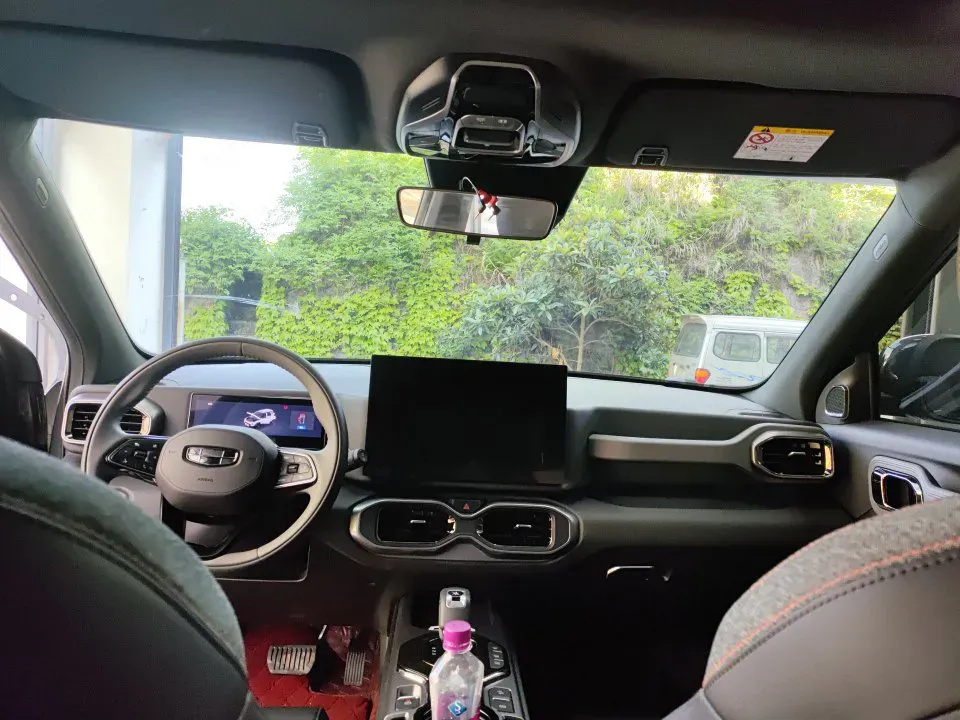 2025 Geely Cowboy 1.5T 181HP L4 7DCT,autocango,china used car exporter,china ev exporter,chinese used car exporter,chinese used ev exporter