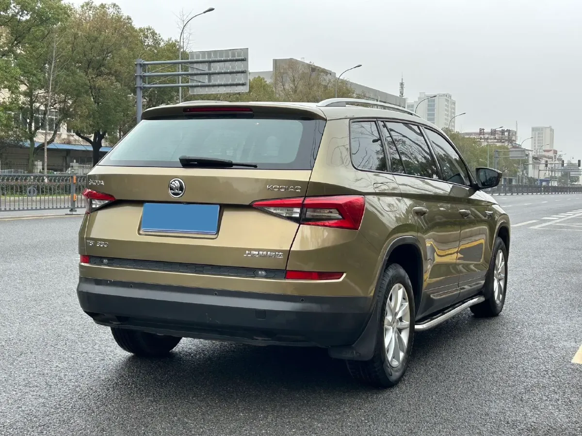 2017 Skoda Kodiak 1.8T 180HP L4 7DCT,autocango,china used car exporter,china ev exporter,chinese used car exporter,chinese used ev exporter