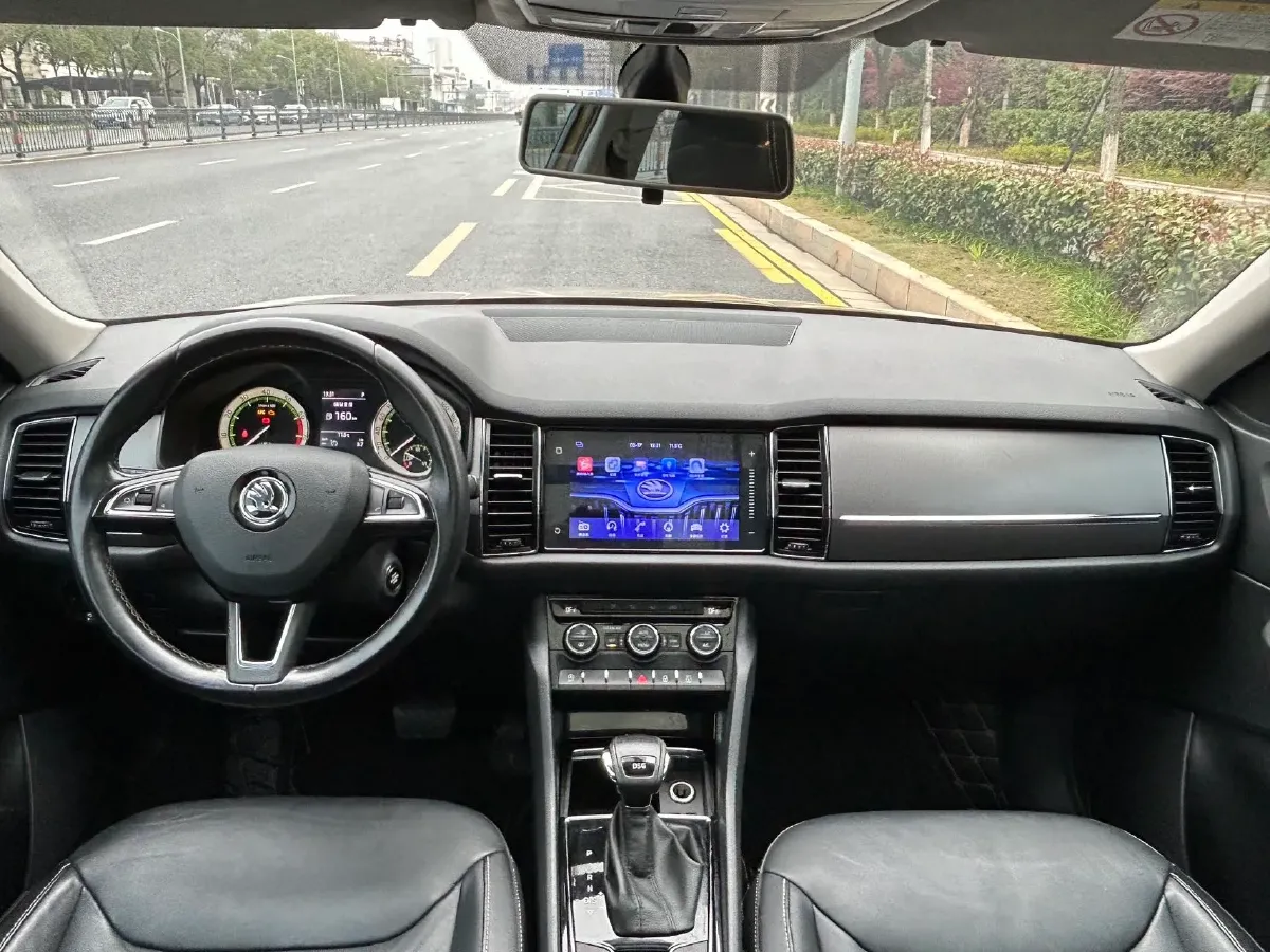 2017 Skoda Kodiak 1.8T 180HP L4 7DCT,autocango,china used car exporter,china ev exporter,chinese used car exporter,chinese used ev exporter