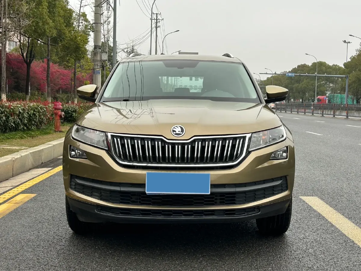 2017 Skoda Kodiak 1.8T 180HP L4 7DCT,autocango,china used car exporter,china ev exporter,chinese used car exporter,chinese used ev exporter