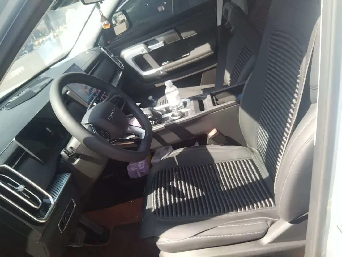 2025 Chery Exploration 06 1.6T 197HP L4 7DCT,autocango,china used car exporter,china ev exporter,chinese used car exporter,chinese used ev exporter