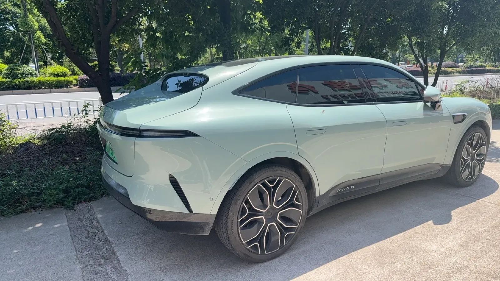2022 Avatr 11 BEV 90.38KWH,autocango,china used car exporter,china ev exporter,chinese used car exporter,chinese used ev exporter