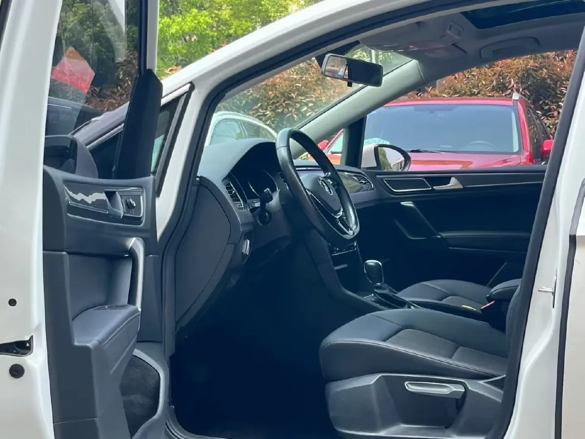 2019 Volkswagen Golf Sportsvan 1.4T 150HP L4 7DCT,autocango,china used car exporter,china ev exporter,chinese used car exporter,chinese used ev exporter
