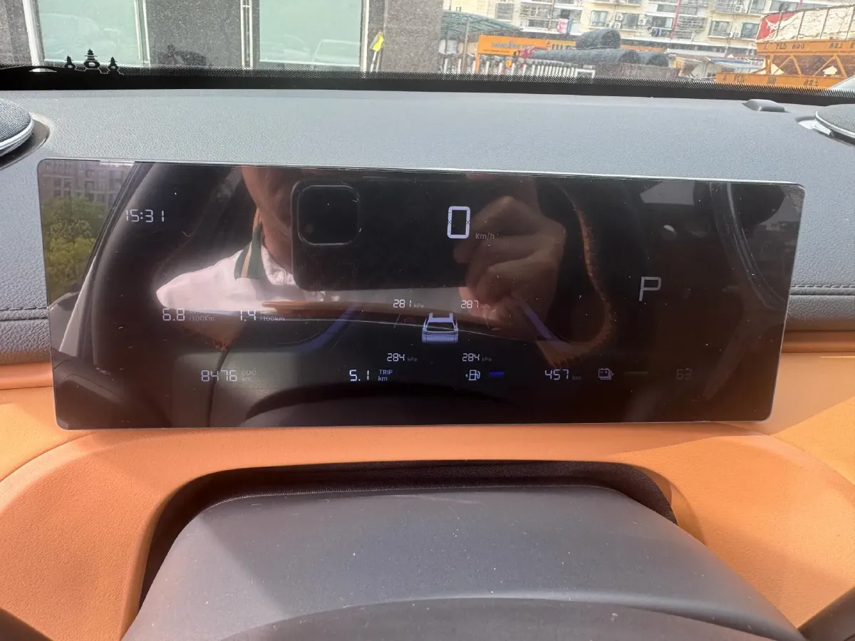 2025 LanDian E5 PLUS 1.5L 95HP L4 E-CVT PHEV 25KWH,autocango,china used car exporter,china ev exporter,chinese used car exporter,chinese used ev exporter