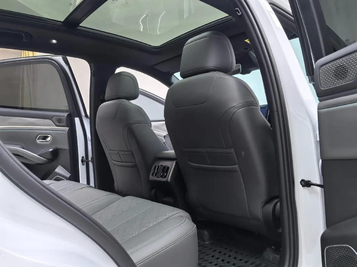 2025 BYD SongL DM-i 1.5L 101HP L4 E-CVT PHEV 18.3KWH,autocango,china used car exporter,china ev exporter,chinese used car exporter,chinese used ev exporter