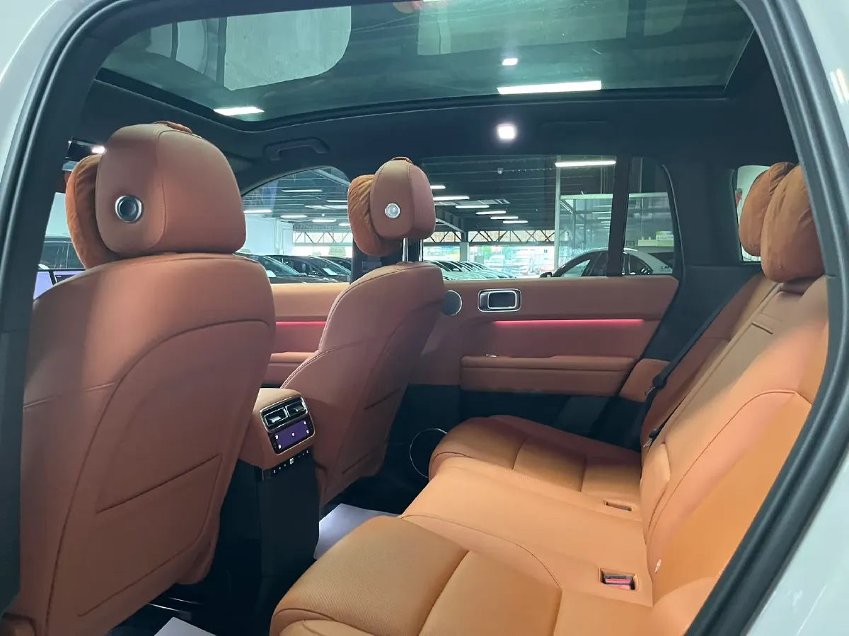2025 Li L6 Range Extended 154HP L4 REEV,autocango,china used car exporter,china ev exporter,chinese used car exporter,chinese used ev exporter