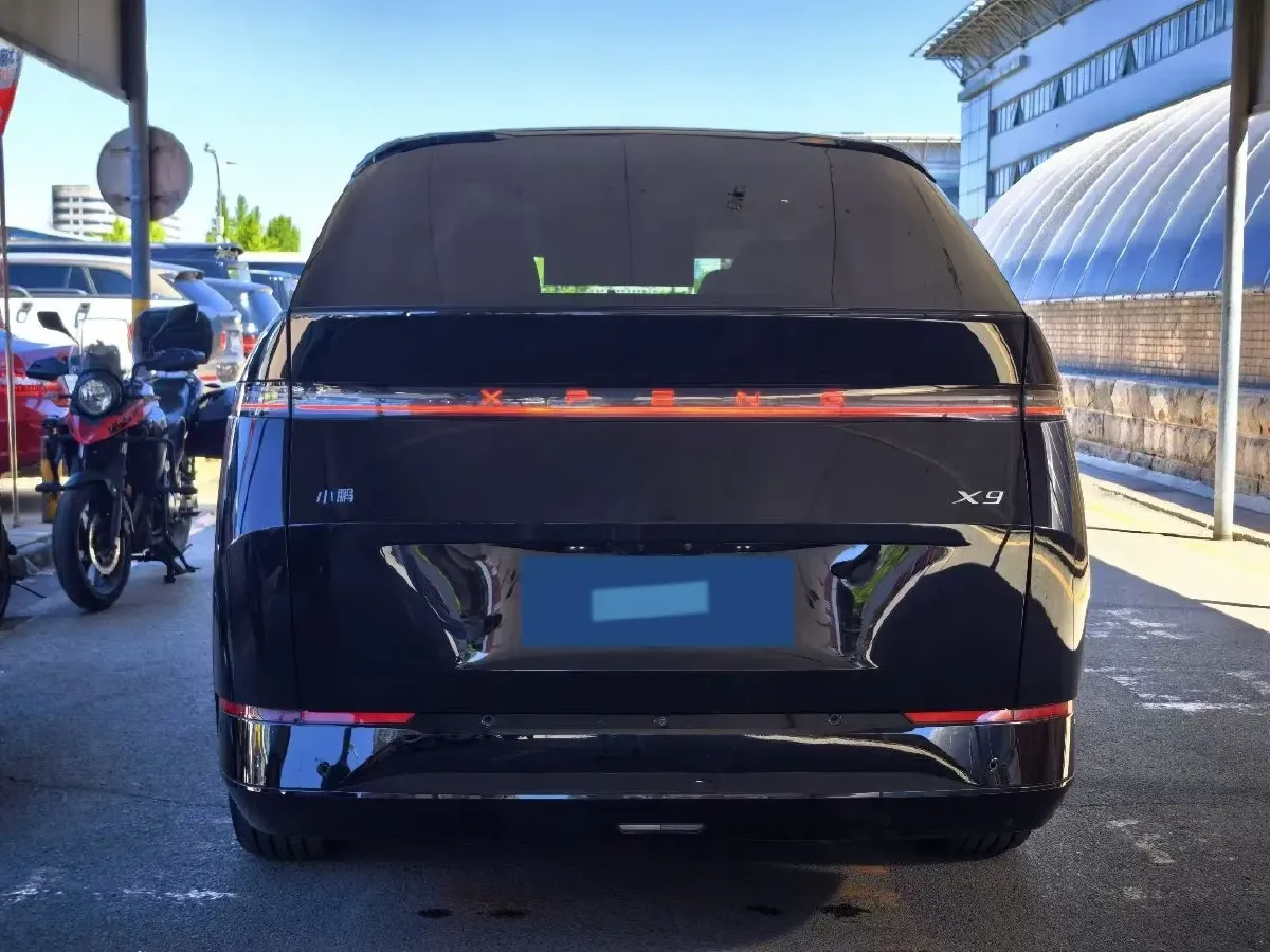 2025 Xpeng X9 BEV,autocango,china used car exporter,china ev exporter,chinese used car exporter,chinese used ev exporter