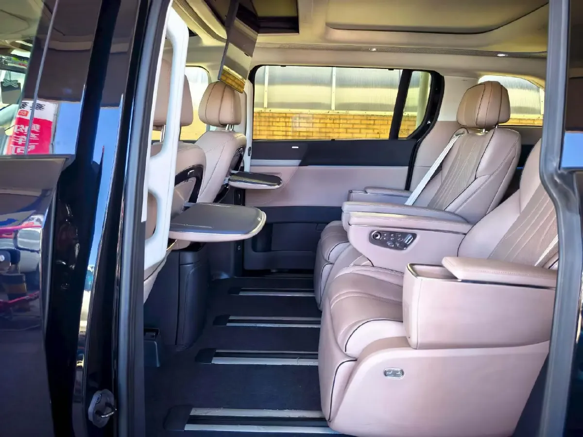 2025 Xpeng X9 BEV,autocango,china used car exporter,china ev exporter,chinese used car exporter,chinese used ev exporter