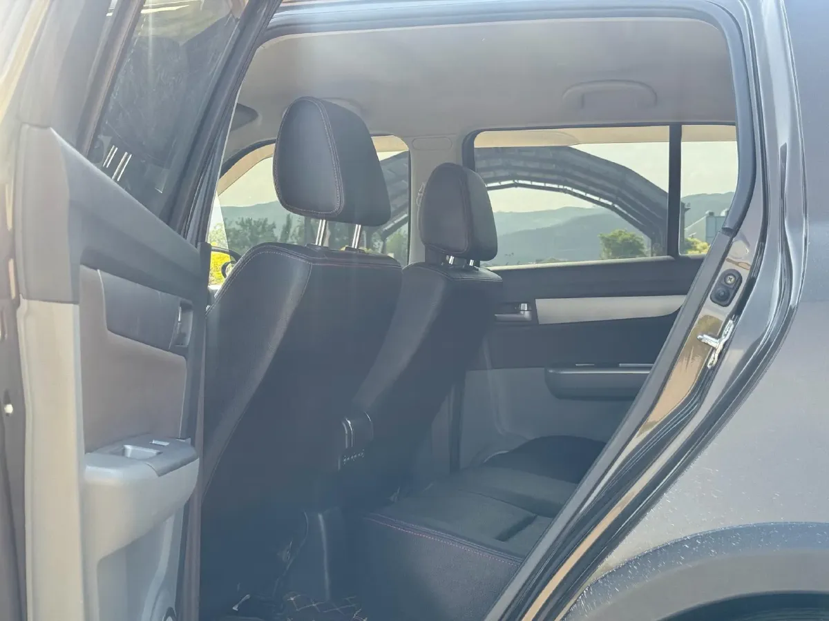 2016 Suzuki Swift 1.5L 103HP L4 4AT,autocango,china used car exporter,china ev exporter,chinese used car exporter,chinese used ev exporter