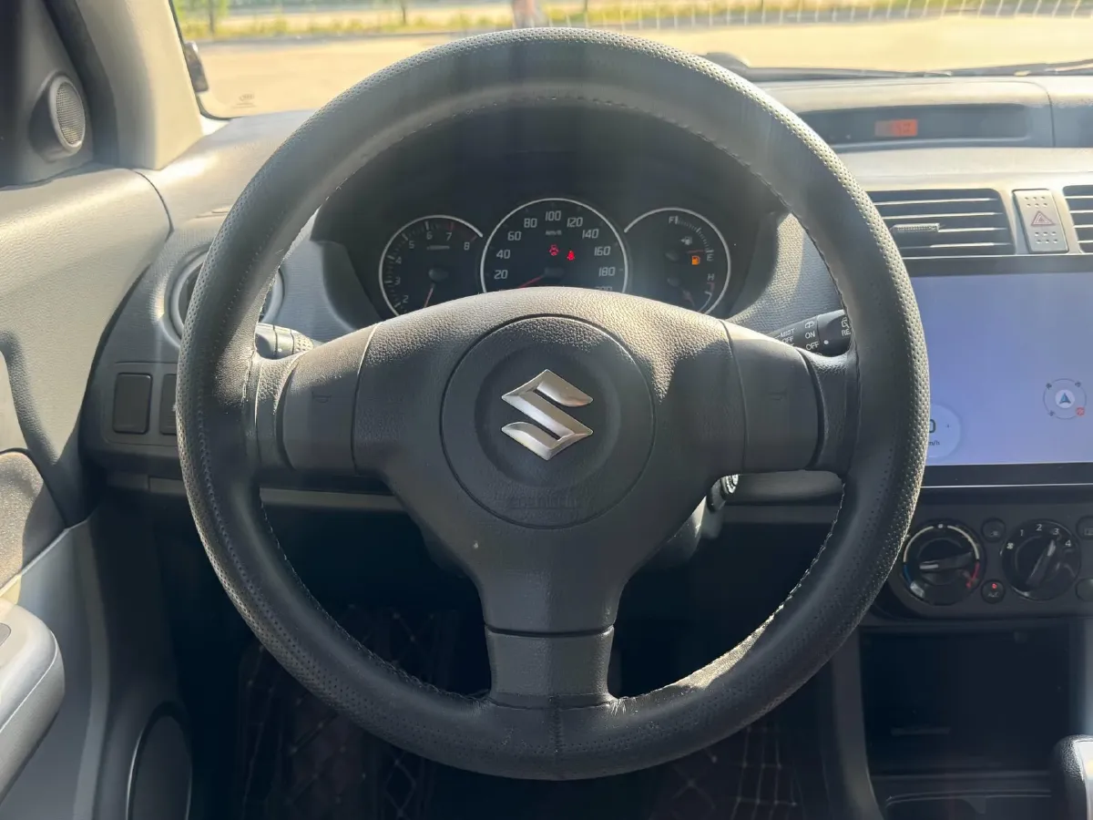 2016 Suzuki Swift 1.5L 103HP L4 4AT,autocango,china used car exporter,china ev exporter,chinese used car exporter,chinese used ev exporter