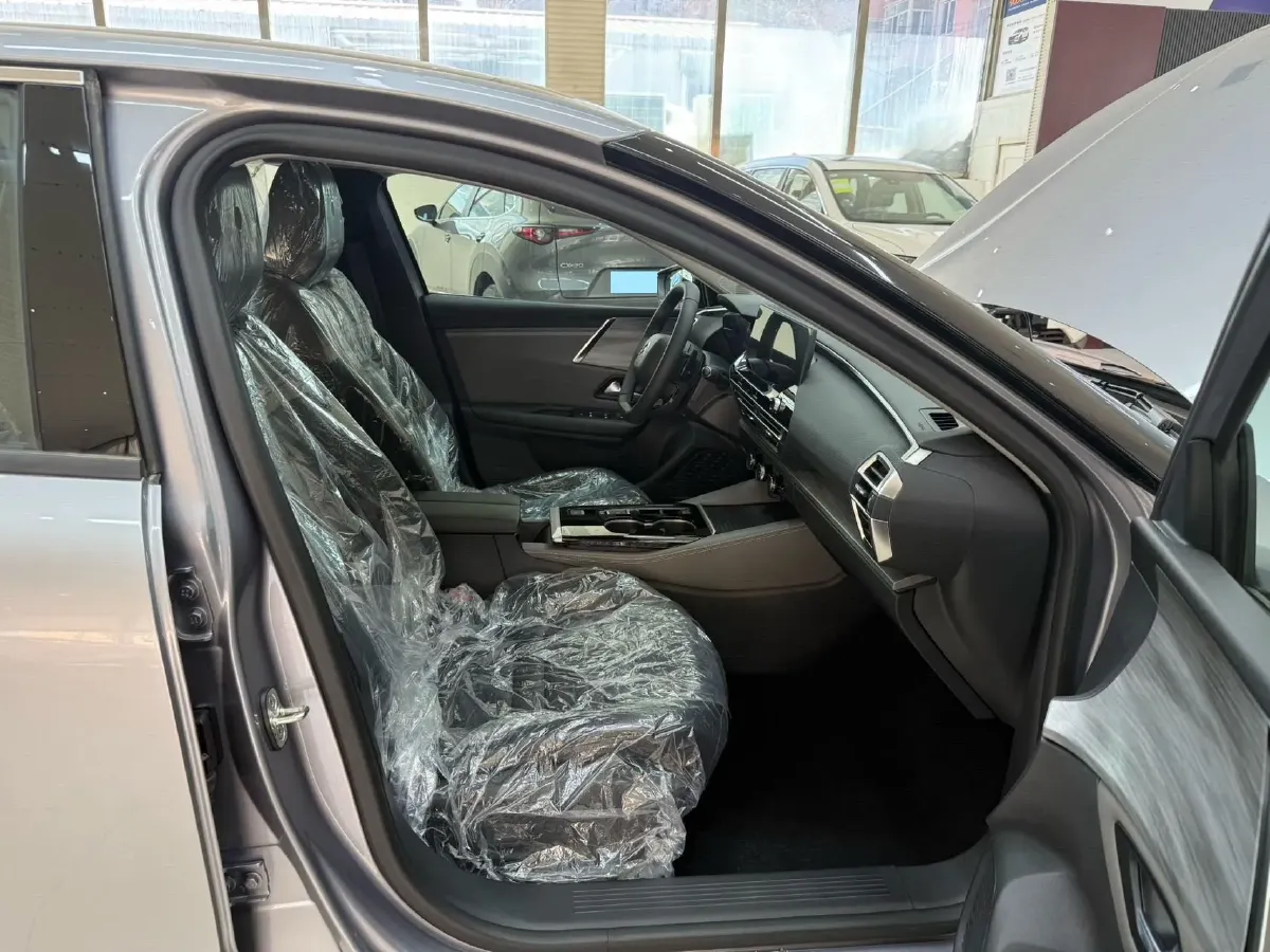 2024 Citroen C5 X 1.6T 175HP L4 8AT,autocango,china used car exporter,china ev exporter,chinese used car exporter,chinese used ev exporter