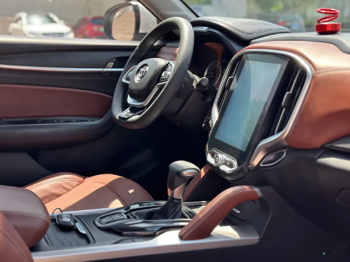 2018 Brilliance Auto V6 1.5T 150HP L4 7DCT,autocango,china used car exporter,china ev exporter,chinese used car exporter,chinese used ev exporter