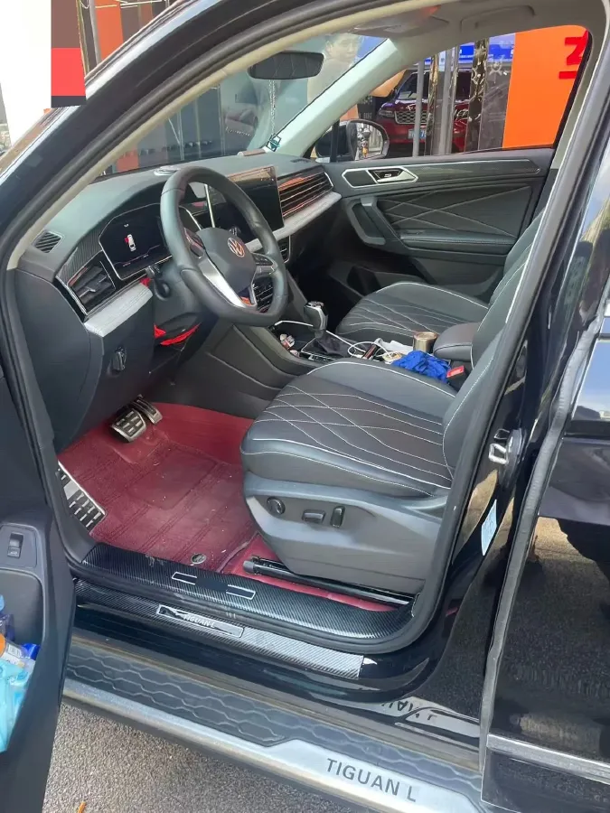 2025 Volkswagen Tiguan L 2.0T 186HP L4 7DCT,autocango,china used car exporter,china ev exporter,chinese used car exporter,chinese used ev exporter