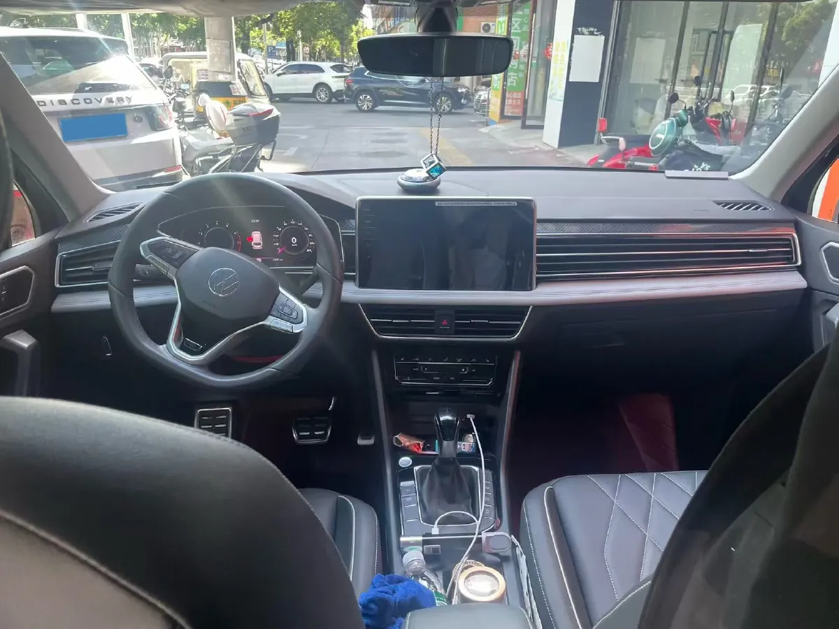 2025 Volkswagen Tiguan L 2.0T 186HP L4 7DCT,autocango,china used car exporter,china ev exporter,chinese used car exporter,chinese used ev exporter