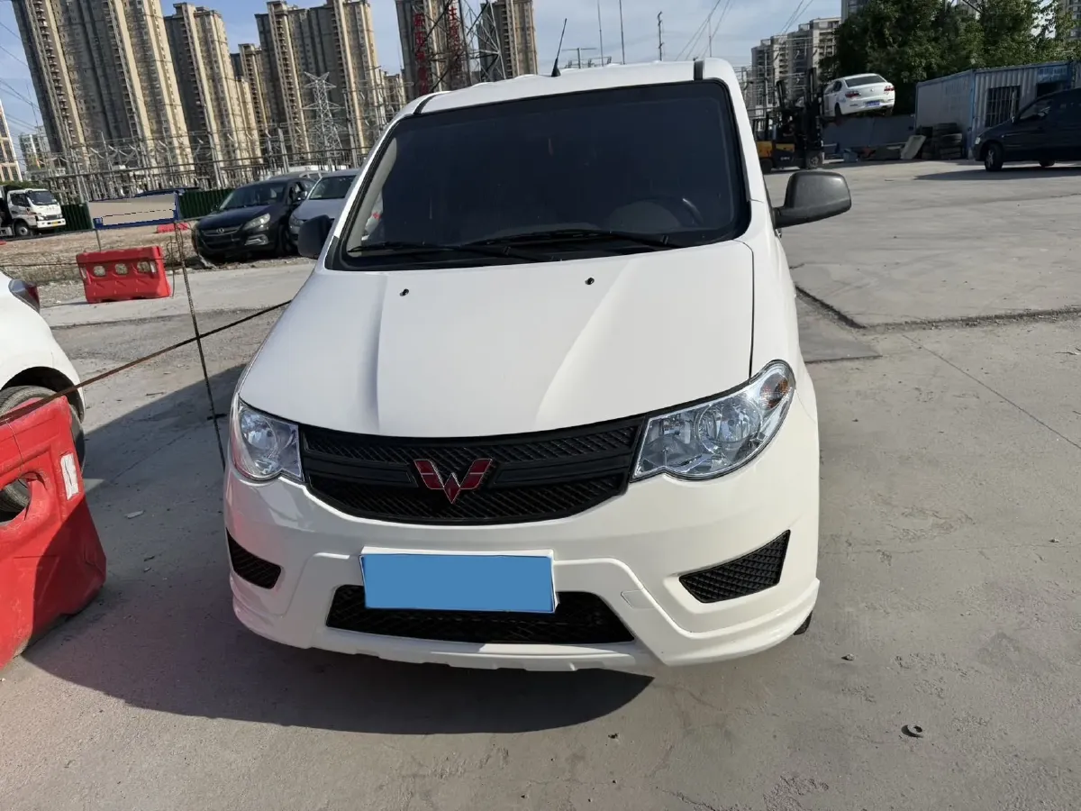 2019 WuLing RongGuang V 1.5L 99HP L4 6MT,autocango,china used car exporter,china ev exporter,chinese used car exporter,chinese used ev exporter