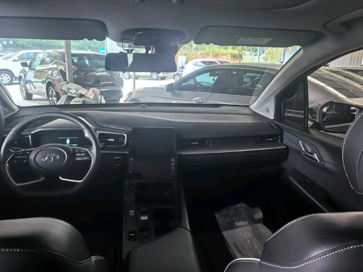 2022 Hyundai Custo 1.5T 170HP L4 8AT,autocango,china used car exporter,china ev exporter,chinese used car exporter,chinese used ev exporter