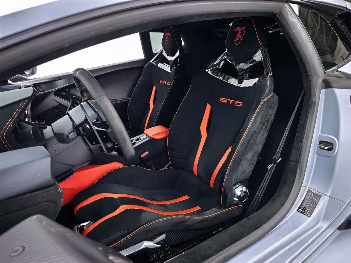 2021 Lamborghini Huracán 5.2L 640HP V10 7DCT,autocango,china used car exporter,china ev exporter,chinese used car exporter,chinese used ev exporter