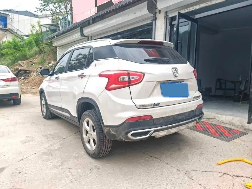 2017 HaiMa S5 Young Edition 1.6L 122HP L4 5MT,autocango,china used car exporter,china ev exporter,chinese used car exporter,chinese used ev exporter