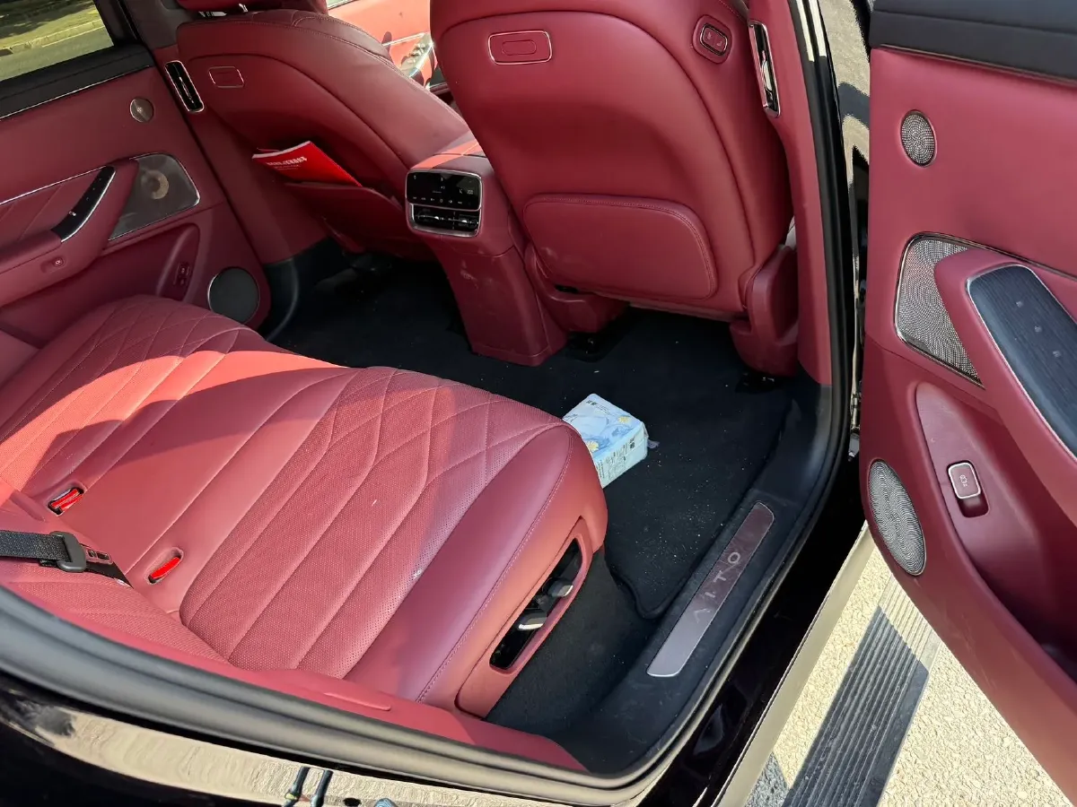 2025 AITO AITO M8 BEV,autocango,china used car exporter,china ev exporter,chinese used car exporter,chinese used ev exporter