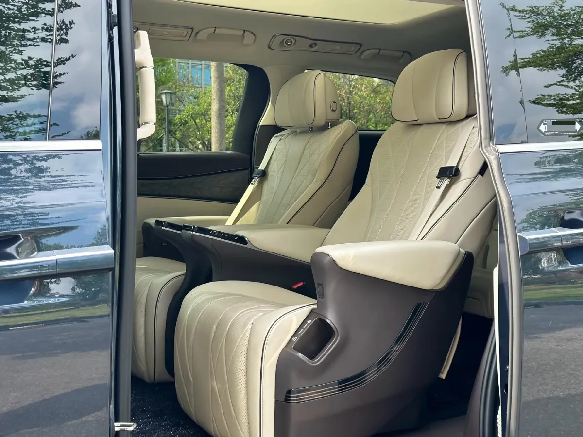 2024 Denza D9 1.5T 139HP L4 E-CVT PHEV 40KWH,autocango,china used car exporter,china ev exporter,chinese used car exporter,chinese used ev exporter