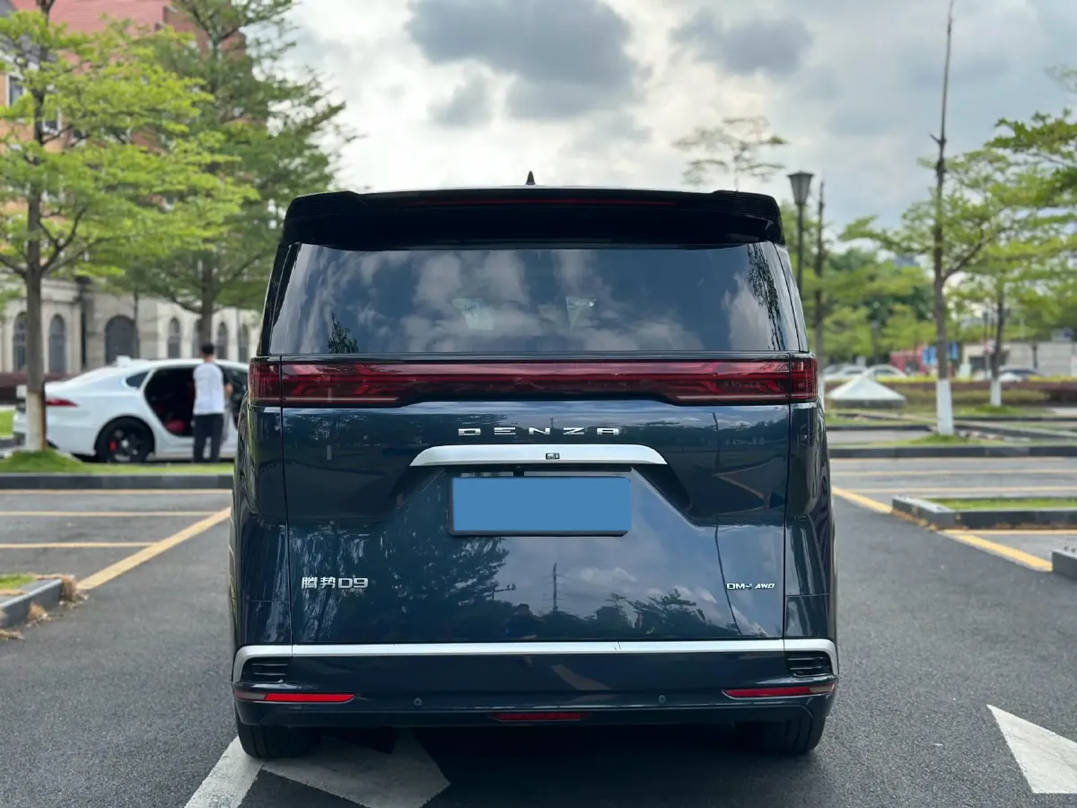 2024 Denza D9 1.5T 139HP L4 E-CVT PHEV 40KWH,autocango,china used car exporter,china ev exporter,chinese used car exporter,chinese used ev exporter