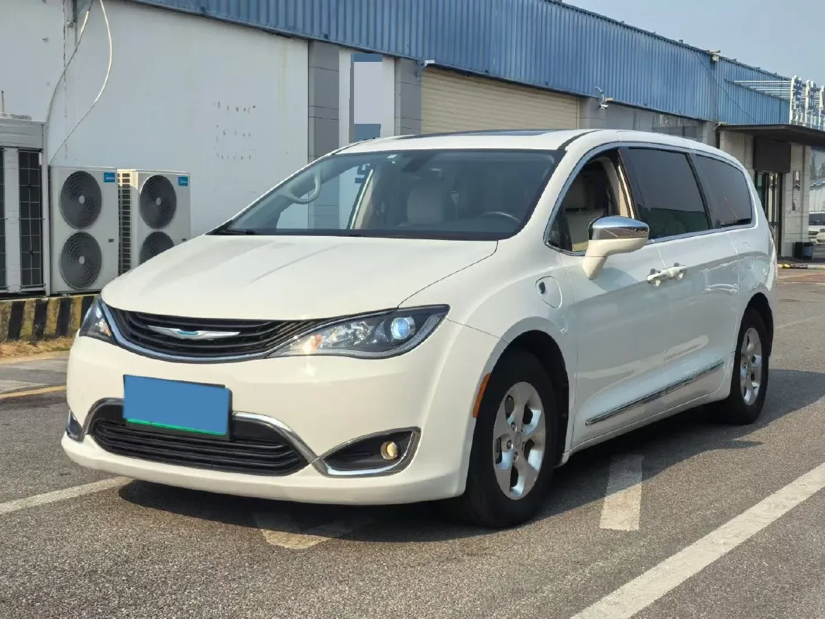 2018 Chrysler Pacifica 3.6L 245HP V6 E-CVT PHEV 16KWH,autocango,china used car exporter,china ev exporter,chinese used car exporter,chinese used ev exporter