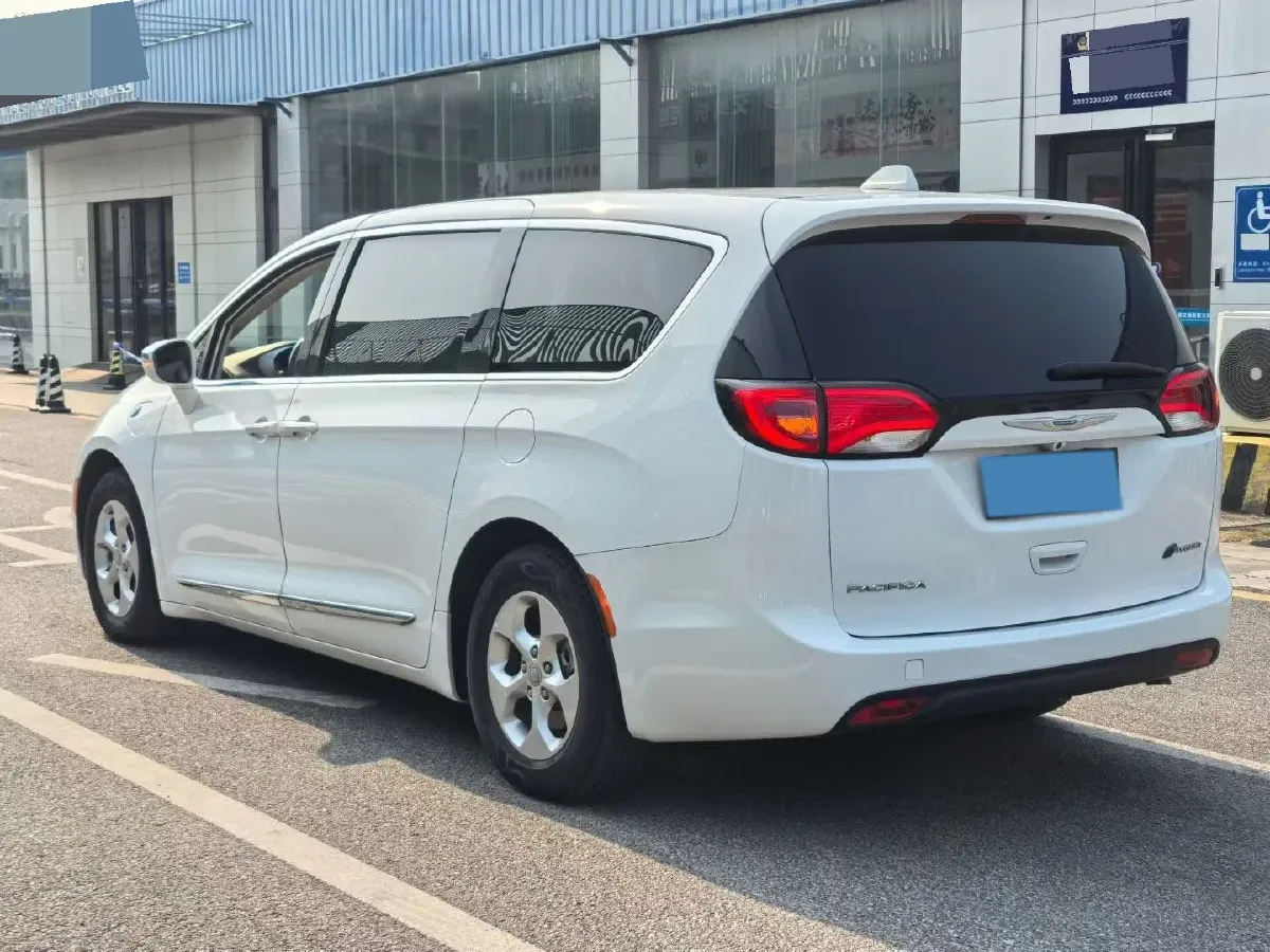 2018 Chrysler Pacifica 3.6L 245HP V6 E-CVT PHEV 16KWH,autocango,china used car exporter,china ev exporter,chinese used car exporter,chinese used ev exporter