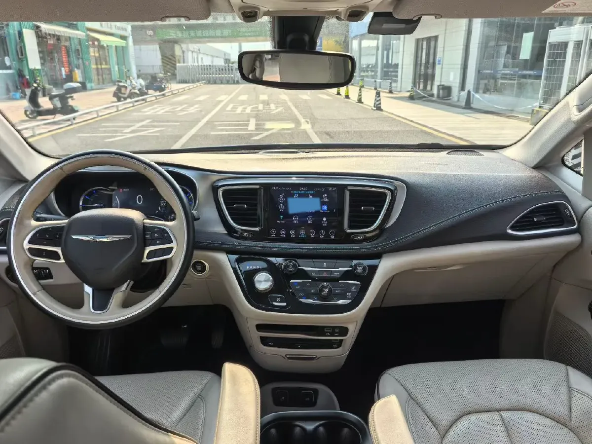 2018 Chrysler Pacifica 3.6L 245HP V6 E-CVT PHEV 16KWH,autocango,china used car exporter,china ev exporter,chinese used car exporter,chinese used ev exporter