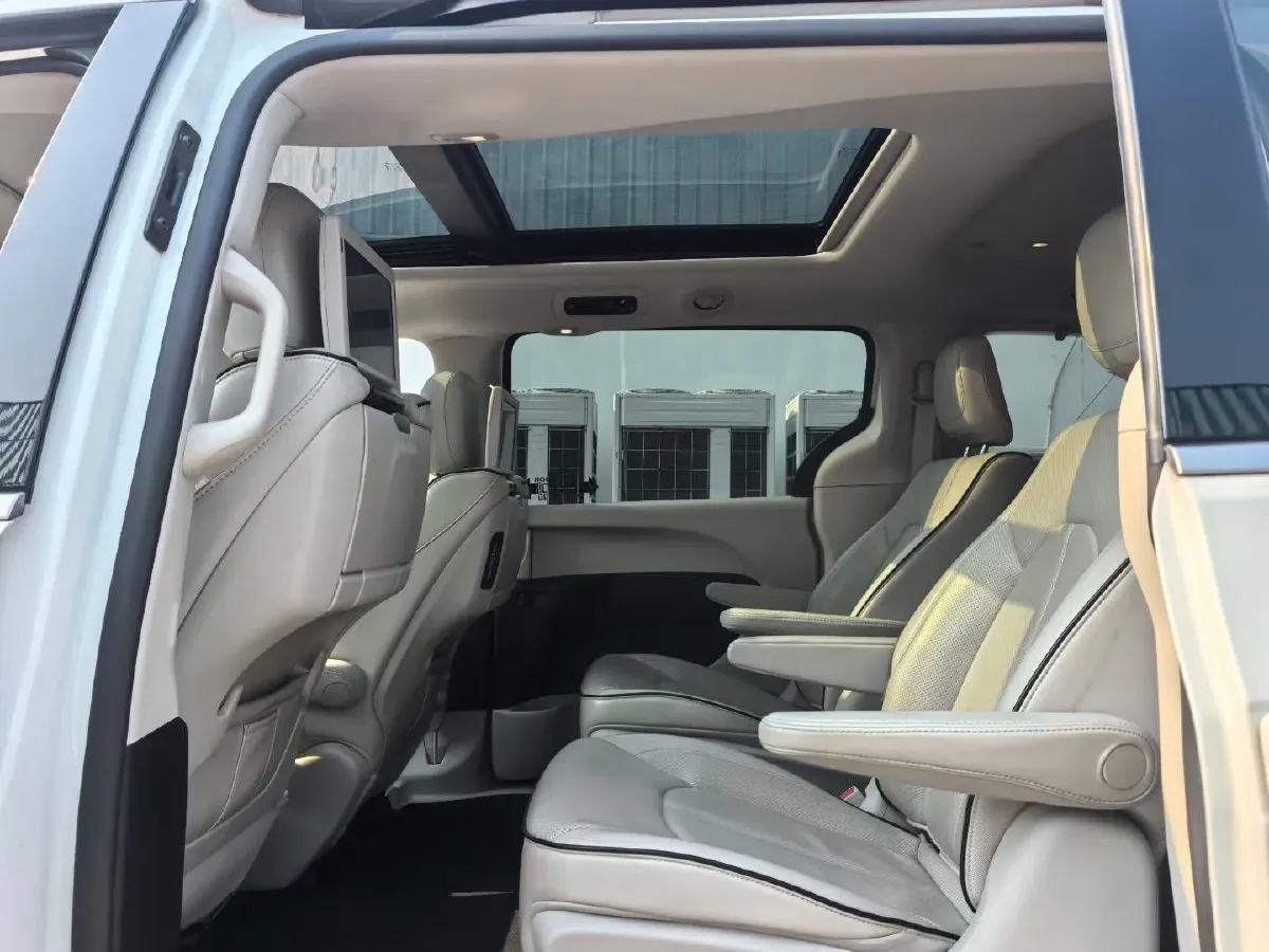 2018 Chrysler Pacifica 3.6L 245HP V6 E-CVT PHEV 16KWH,autocango,china used car exporter,china ev exporter,chinese used car exporter,chinese used ev exporter