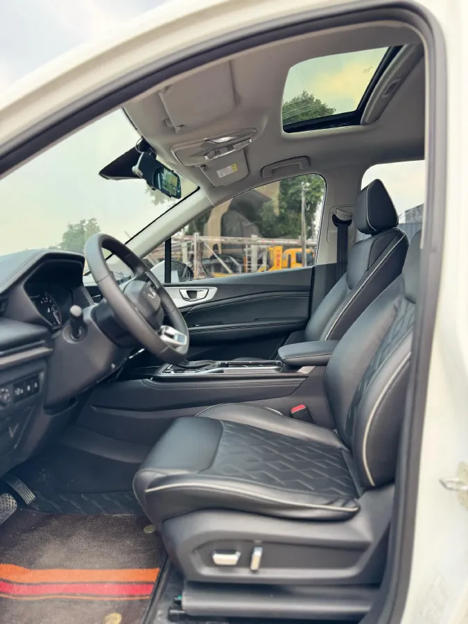 2022 Venucia T60 1.6L 126HP L4 CVT,autocango,china used car exporter,china ev exporter,chinese used car exporter,chinese used ev exporter